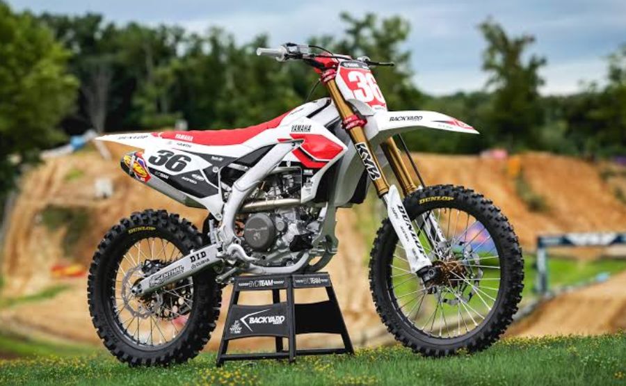 What Your Dirt Bike Graphics Say About Your Riding Style